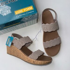 SKECHERS New $55 Womens 11 Taupe Timeless Tough Luxe Foam Wedge Sandals 8B